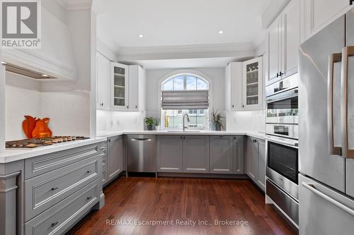 139 Wilson Street, Oakville (Old Oakville), ON - Indoor Photo Showing Kitchen With Stainless Steel Kitchen With Upgraded Kitchen