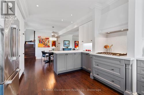 139 Wilson Street, Oakville (Old Oakville), ON - Indoor Photo Showing Kitchen With Upgraded Kitchen