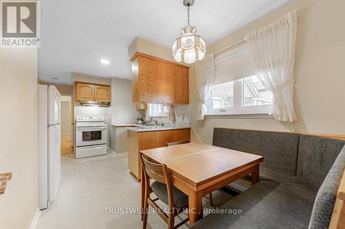 33 Grace Street, Toronto, ON - Indoor Photo Showing Kitchen