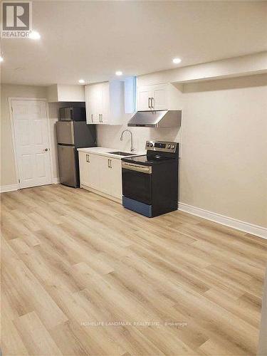 85 Shepton Way, Toronto, ON - Indoor Photo Showing Kitchen