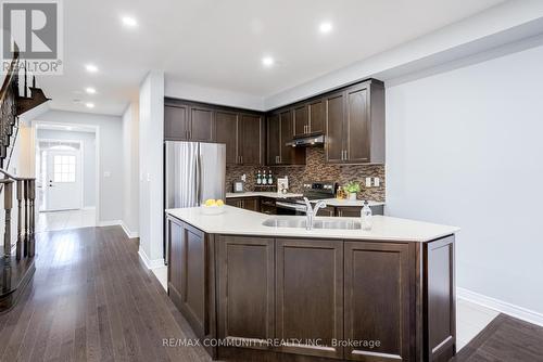 31 Padbury Trail, Brampton, ON - Indoor Photo Showing Kitchen With Double Sink With Upgraded Kitchen