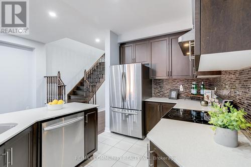 31 Padbury Trail, Brampton, ON - Indoor Photo Showing Kitchen With Upgraded Kitchen