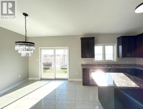 100 Dolomiti Court, Hamilton, ON - Indoor Photo Showing Kitchen