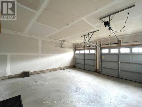 100 Dolomiti Court, Hamilton, ON - Indoor Photo Showing Garage