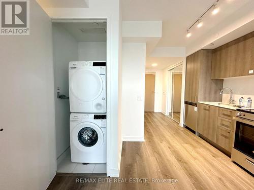 1108 - 195 Commerce Street, Vaughan, ON - Indoor Photo Showing Laundry Room