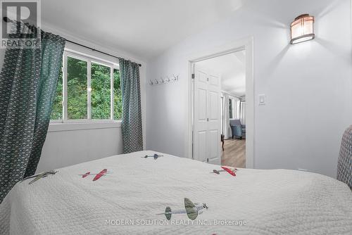 23 Elizabeth Avenue, Tiny, ON - Indoor Photo Showing Bedroom