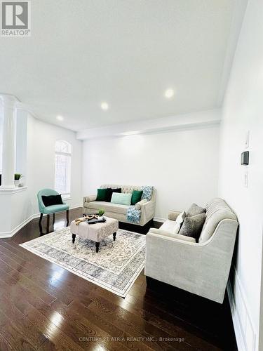 403 Landsborough Avenue, Milton, ON - Indoor Photo Showing Living Room