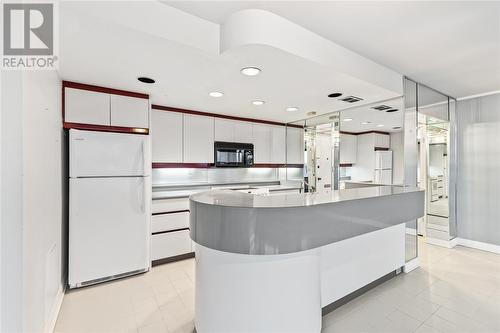 2144 Pelissier Street, Windsor, ON - Indoor Photo Showing Kitchen