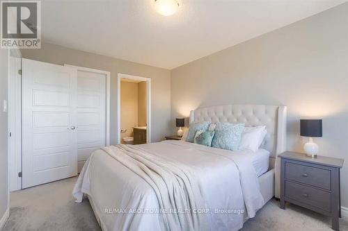 62 - 975 Whitlock Avenue, Milton, ON - Indoor Photo Showing Bedroom