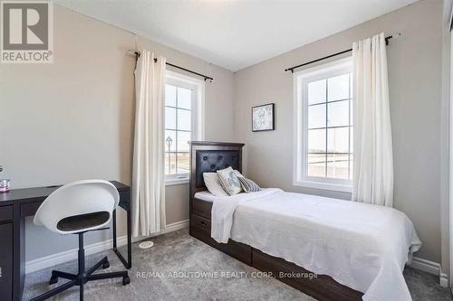 62 - 975 Whitlock Avenue, Milton, ON - Indoor Photo Showing Bedroom