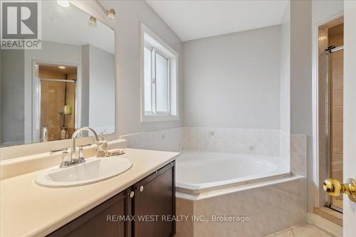 11 Sheardown Trail, Caledon, ON - Indoor Photo Showing Bathroom