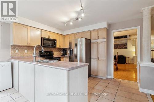 11 Sheardown Trail, Caledon, ON - Indoor Photo Showing Kitchen With Double Sink