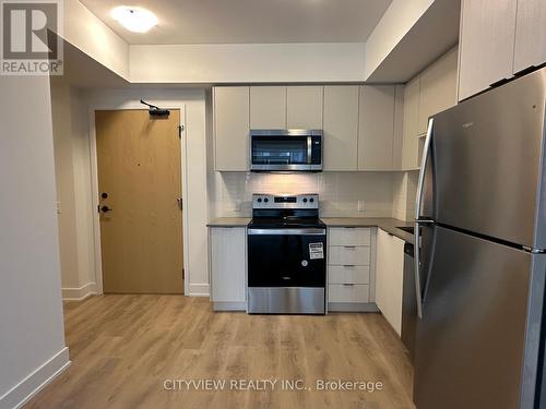 1403 - 204 Burnhamthorpe Road E, Mississauga, ON - Indoor Photo Showing Kitchen With Stainless Steel Kitchen