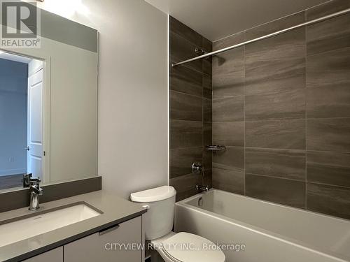 1403 - 204 Burnhamthorpe Road E, Mississauga, ON - Indoor Photo Showing Bathroom