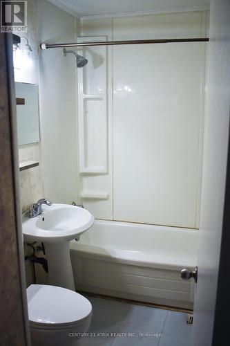 2619 Perth Road, Kingston, ON - Indoor Photo Showing Bathroom