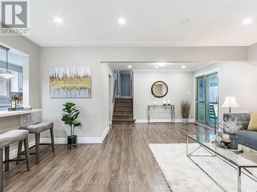 197 Blair Road, Cambridge, ON - Indoor Photo Showing Living Room