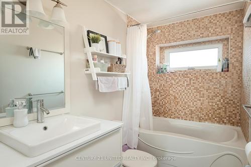 581 Saugeen Crescent, Peterborough (Ashburnham), ON - Indoor Photo Showing Bathroom