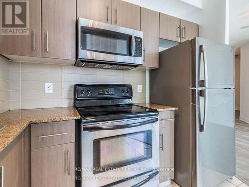 2002 - 12 Yonge Street, Toronto, ON - Indoor Photo Showing Kitchen