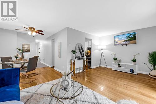 54-175 Trudelle Street, Toronto, ON - Indoor Photo Showing Living Room