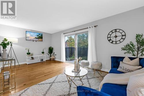 54-175 Trudelle Street, Toronto, ON - Indoor Photo Showing Living Room