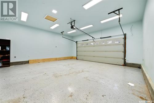 892 Mcniven Avenue, Regina, SK - Indoor Photo Showing Garage