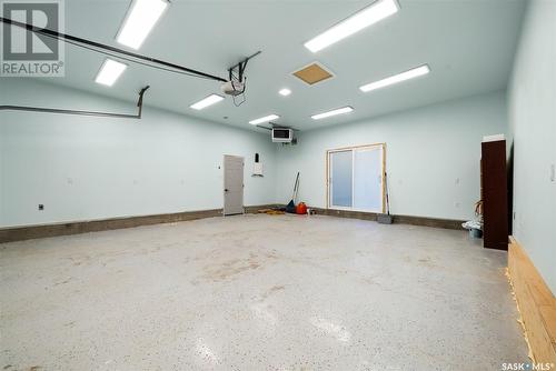 892 Mcniven Avenue, Regina, SK - Indoor Photo Showing Garage