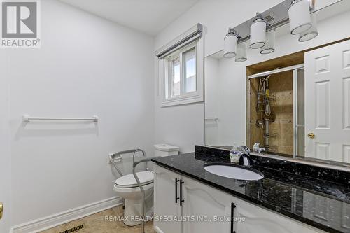 943 Ceremonial Drive, Mississauga, ON - Indoor Photo Showing Bathroom