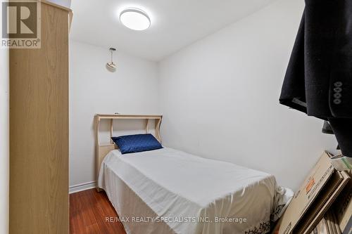 943 Ceremonial Drive, Mississauga, ON - Indoor Photo Showing Bedroom