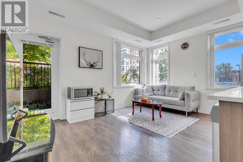 102 - 130 Canon Jackson Drive, Toronto, ON - Indoor Photo Showing Living Room