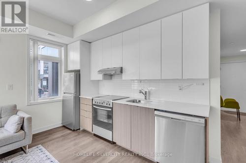 102 - 130 Canon Jackson Drive, Toronto, ON - Indoor Photo Showing Kitchen With Upgraded Kitchen