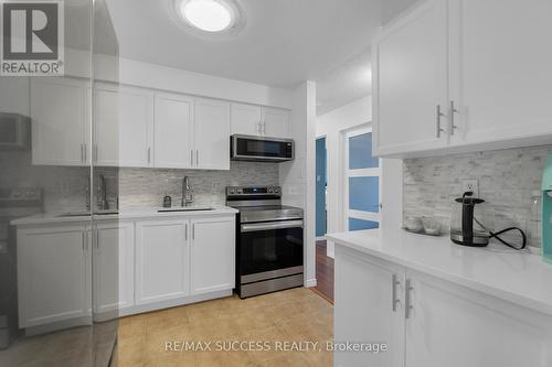 205B - 211 Forum Drive, Mississauga, ON - Indoor Photo Showing Kitchen