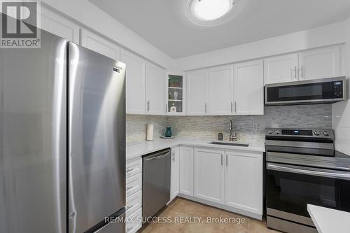 205B - 211 Forum Drive, Mississauga, ON - Indoor Photo Showing Kitchen With Stainless Steel Kitchen With Upgraded Kitchen