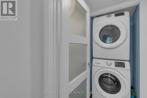 205B - 211 Forum Drive, Mississauga, ON - Indoor Photo Showing Laundry Room