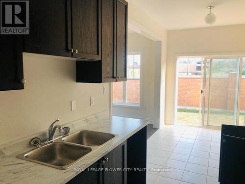 106 Lanark Circle, Brampton, ON - Indoor Photo Showing Kitchen With Double Sink