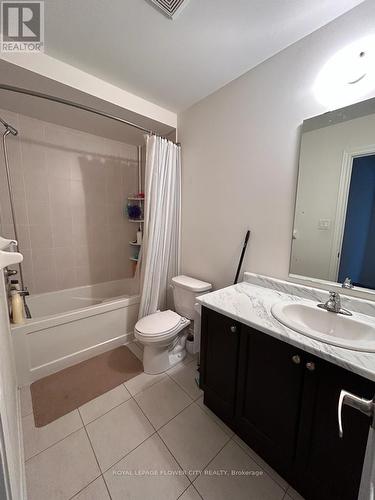 106 Lanark Circle, Brampton, ON - Indoor Photo Showing Bathroom