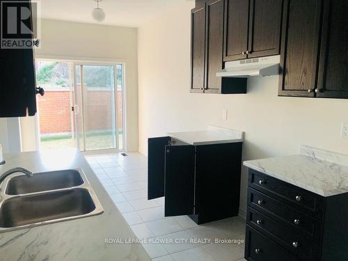 106 Lanark Circle, Brampton, ON - Indoor Photo Showing Kitchen With Double Sink