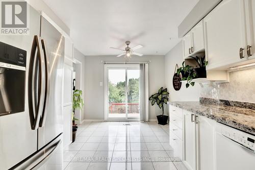 5507 Flatford Road, Mississauga, ON - Indoor Photo Showing Kitchen With Upgraded Kitchen