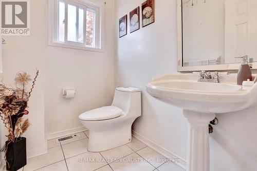 5507 Flatford Road, Mississauga, ON - Indoor Photo Showing Bathroom