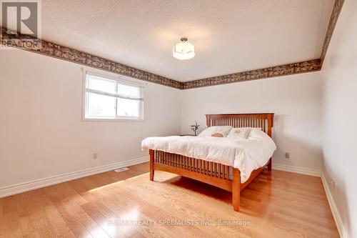 5507 Flatford Road, Mississauga, ON - Indoor Photo Showing Bedroom