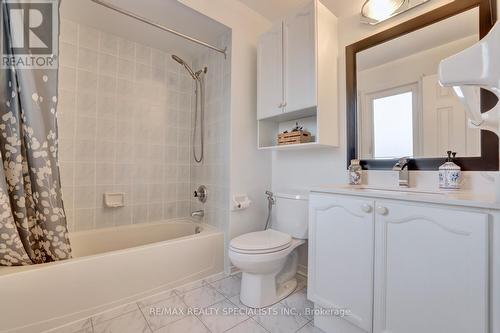 5507 Flatford Road, Mississauga, ON - Indoor Photo Showing Bathroom