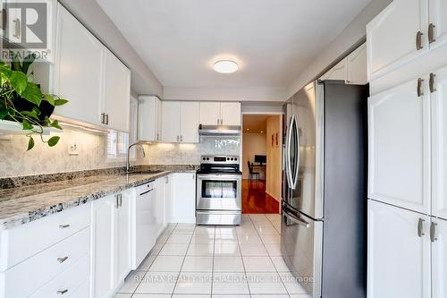 5507 Flatford Road, Mississauga, ON - Indoor Photo Showing Kitchen With Stainless Steel Kitchen With Upgraded Kitchen