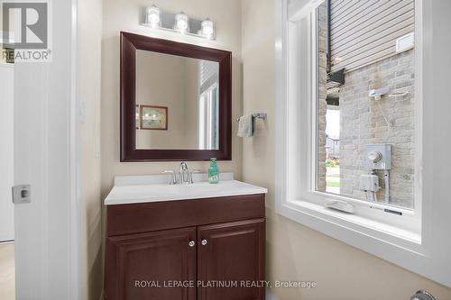 2234 Tribalwood Street, London, ON - Indoor Photo Showing Bathroom