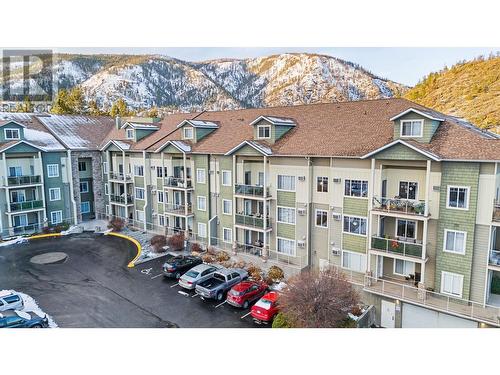 2120 Shannon Ridge Drive Unit# 312, West Kelowna, BC - Outdoor With Facade