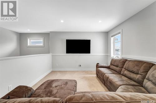 174 Germain Court, Saskatoon, SK - Indoor Photo Showing Living Room