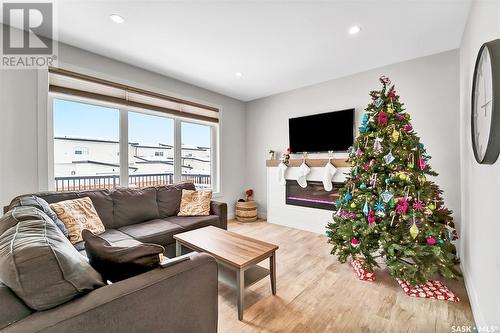 174 Germain Court, Saskatoon, SK - Indoor Photo Showing Living Room