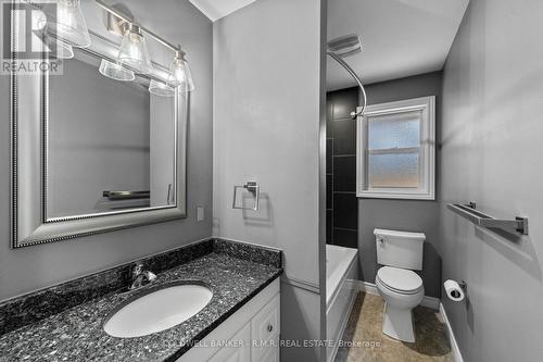 166 Springdale Drive, Kawartha Lakes (Lindsay), ON - Indoor Photo Showing Bathroom