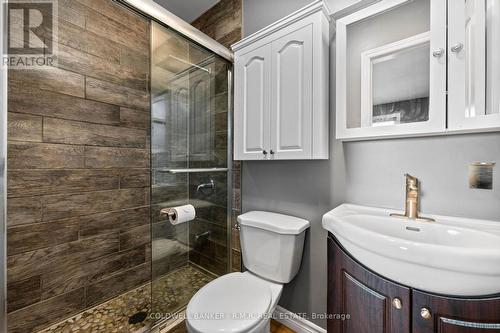 166 Springdale Drive, Kawartha Lakes (Lindsay), ON - Indoor Photo Showing Bathroom