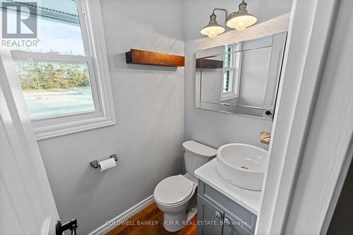 166 Springdale Drive, Kawartha Lakes (Lindsay), ON - Indoor Photo Showing Bathroom