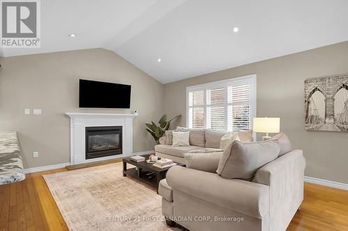 1597 Stackhouse Avenue W, London, ON - Indoor Photo Showing Living Room With Fireplace