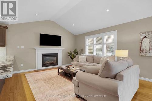 1597 Stackhouse Avenue W, London, ON - Indoor Photo Showing Living Room With Fireplace